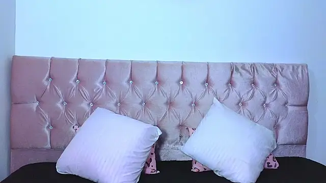 Snapshot of Electra__moon chatting on December 4, 2025, 7:50 am Electra moon online show from December 4, 2025, 7:50 am