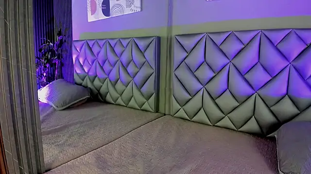 Snapshot of Kitty_Dollyy chatting on September 20, 2025, 8:32 pm Kitty Dollyy online show from September 20, 2025, 8:32 pm