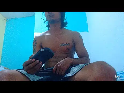 Snapshot of davidcutterr chatting on May 1, 2026, 12:37 am davidcutterr online show from May 1, 2026, 12:37 am