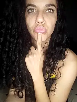 Snapshot of lucerocutte chatting on November 29, 2025, 4:04 am lucerocutte online show from November 29, 2025, 4:04 am