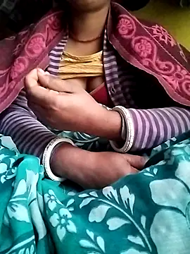 Snapshot of Gopika_Dudi chatting on December 4, 2025, 1:48 am Gopika Dudi online show from December 4, 2025, 1:48 am