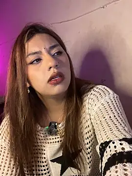 Snapshot of SoftLady_S33 chatting on June 6, 2026, 2:16 am SoftLady S33 online show from June 6, 2026, 2:16 am
