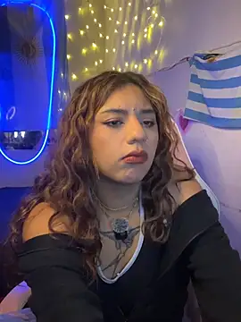 Snapshot of SoftLady_S33 chatting on June 24, 2026, 2:54 am SoftLady S33 online show from June 24, 2026, 2:54 am