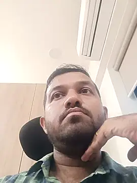Snapshot of VJ17 chatting on May 6, 2026, 10:31 am VJ17 online show from May 6, 2026, 10:31 am