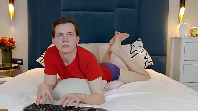 Snapshot of MadisonCharley chatting on March 19, 2026, 12:42 pm MadisonCharley online show from March 19, 2026, 12:42 pm