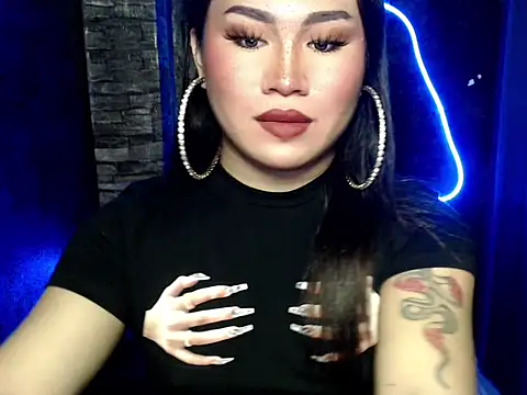 Snapshot of pretty_lassy chatting on October 13, 2025, 11:54 am pretty lassy online show from October 13, 2025, 11:54 am