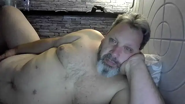 Snapshot of BigMan738@xh chatting on May 22, 2026, 10:37 pm BigMan738xh online show from May 22, 2026, 10:37 pm