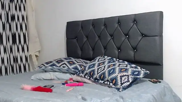 Snapshot of Angeliicaxx chatting on October 10, 2025, 12:42 am Angeliicaxx online show from October 10, 2025, 12:42 am