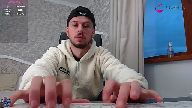 JonahShaw online show from October 9, 2025, 4:21 am