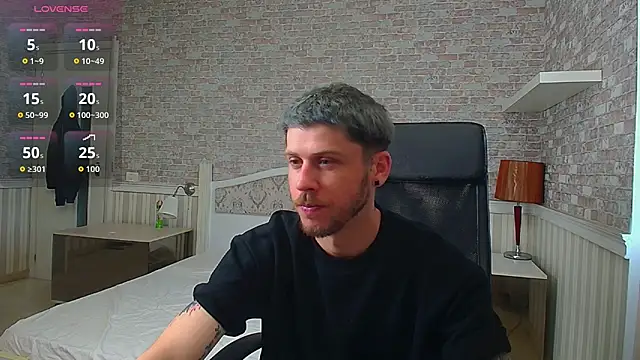 Snapshot of JonahShaw chatting on June 2, 2026, 4:25 am JonahShaw online show from June 2, 2026, 4:25 am
