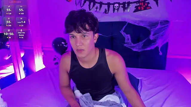 Leo Savage  online show from October 17, 2025, 4:04 am