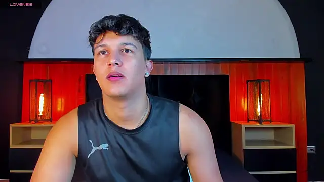 Snapshot of Leo_Savage_ chatting on June 6, 2026, 4:17 am Leo Savage online show from June 6, 2026, 4:17 am