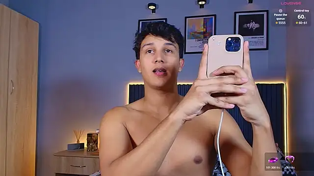 Snapshot of Leo_Savage_ chatting on July 31, 2026, 3:06 am Leo Savage online show from July 31, 2026, 3:06 am