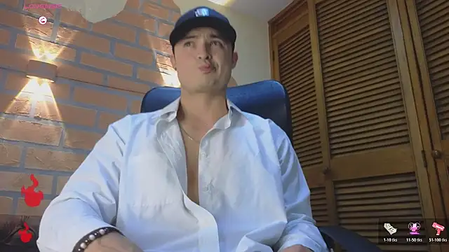 Snapshot of Alexander_ferre chatting on May 17, 2026, 3:15 am Alexander ferre online show from May 17, 2026, 3:15 am