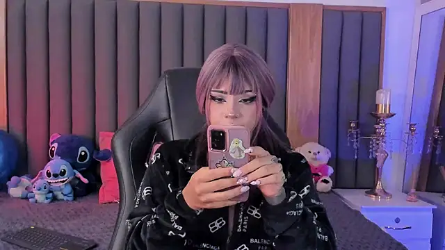 misstomie  online show from November 7, 2025, 5:29 am