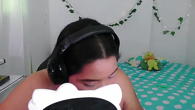 Snapshot of Juicy_elenxx chatting on June 17, 2026, 8:54 pm Juicy elenxx online show from June 17, 2026, 8:54 pm