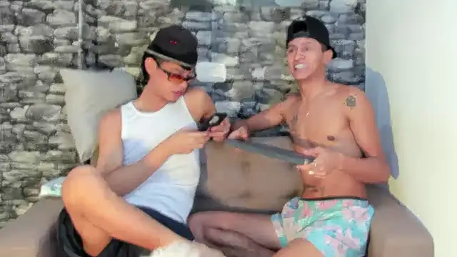 Snapshot of gustavo_saaled19_ chatting on November 8, 2025, 10:30 pm gustavo saaled19 online show from November 8, 2025, 10:30 pm