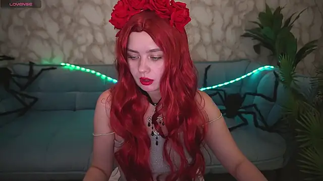 RedDoll  online show from October 29, 2025, 7:37 pm