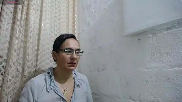 gabbyparker  online show from September 10, 2025, 9:31 am