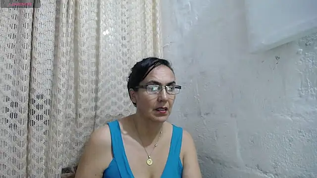 gabbyparker  online show from September 15, 2025, 9:42 am