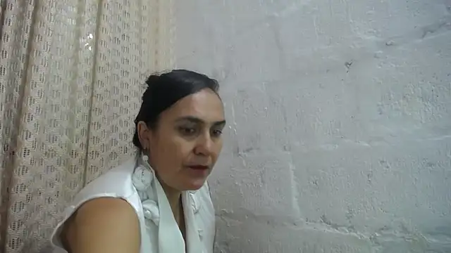 gabbyparker  online show from March 25, 2026, 9:37 am