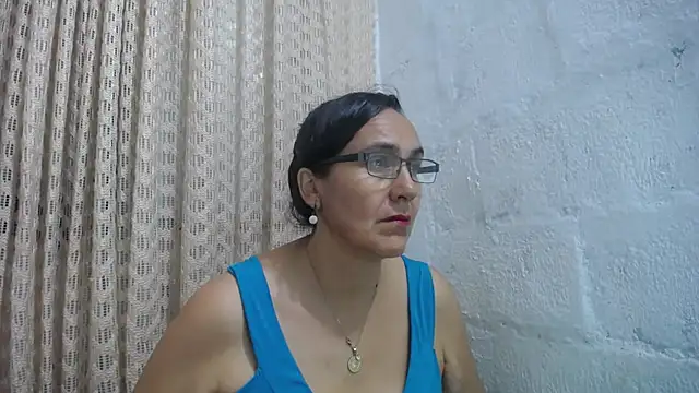 gabbyparker  online show from May 5, 2026, 9:50 am