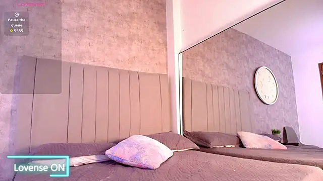 Snapshot of karla-ruiz chatting on September 28, 2025, 1:00 am karla-ruiz online show from September 28, 2025, 1:00 am