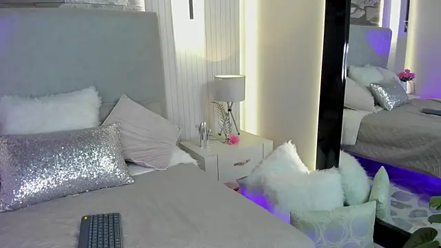 Snapshot of HannahCollyns chatting on October 26, 2025, 5:19 pm HannahCollyns online show from October 26, 2025, 5:19 pm