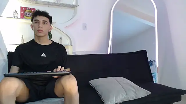 THREE GUYS HOT online show from October 16, 2025, 7:26 pm