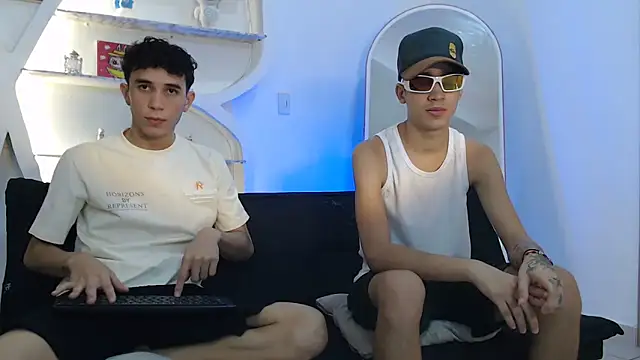 THREE GUYS HOT online show from October 26, 2025, 7:31 pm