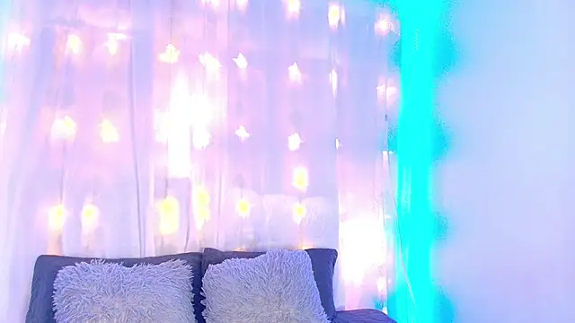 Snapshot of LilyRousee chatting on November 15, 2025, 6:15 pm LilyRousee online show from November 15, 2025, 6:15 pm