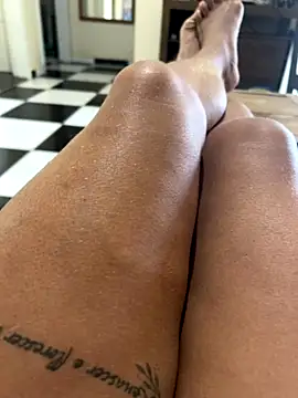 ju muniz01 online show from November 16, 2025, 1:28 pm