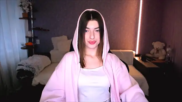 Dianaa Lee0 online show from May 30, 2026, 12:46 pm