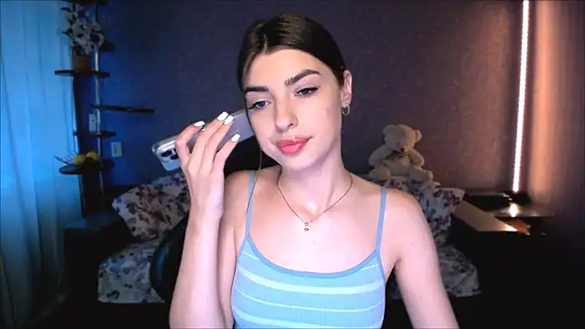 Snapshot of Dianaa_Lee0 chatting on August 3, 2026, 2:11 pm Dianaa Lee0 online show from August 3, 2026, 2:11 pm