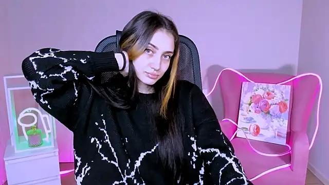 olivianorton online show from November 8, 2025, 3:23 pm