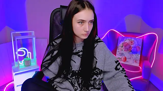 olivianorton online show from December 2, 2025, 4:02 pm