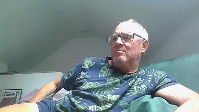 naughtygrandad1 online show from June 27, 2026, 9:14 am