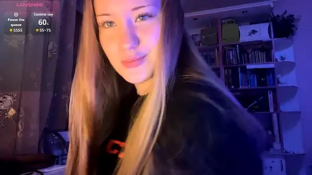 PandaFluff online show from September 10, 2025, 5:24 pm