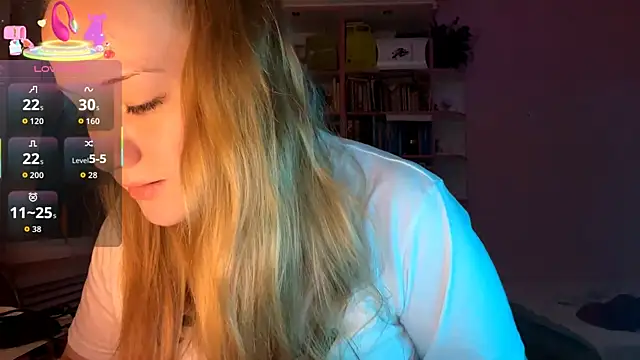 PandaFluff online show from September 19, 2025, 4:40 pm