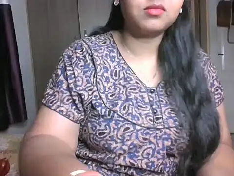 Snapshot of its_me_Rashmi chatting on November 24, 2025, 5:45 pm its me Rashmi online show from November 24, 2025, 5:45 pm