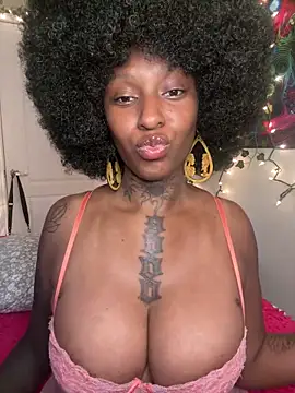 Snapshot of MistiSavannah chatting on June 7, 2026, 12:42 pm MistiSavannah online show from June 7, 2026, 12:42 pm
