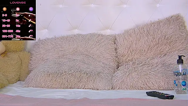 Snapshot of IsisQueen chatting on November 3, 2025, 3:13 pm IsisQueen online show from November 3, 2025, 3:13 pm