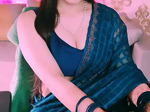 My Rose online show from October 19, 2025, 1:23 pm