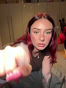 OliviaaFischer online show from April 30, 2026, 6:25 pm