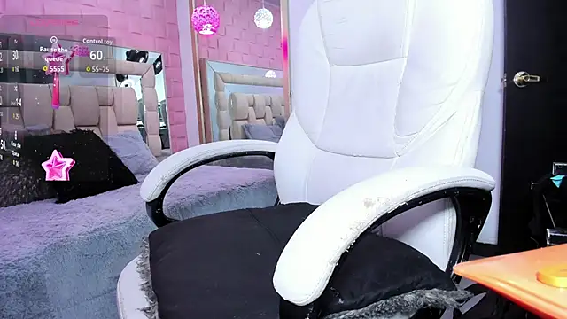 Snapshot of _laaura_ chatting on May 9, 2026, 1:05 pm laaura online show from May 9, 2026, 1:05 pm