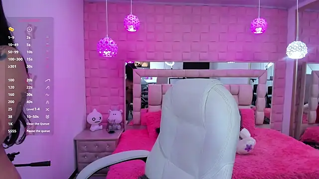  laaura  online show from August 1, 2026, 12:59 pm