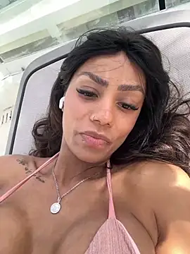 Snapshot of Sarajames chatting on November 28, 2025, 6:21 pm Sarajames online show from November 28, 2025, 6:21 pm