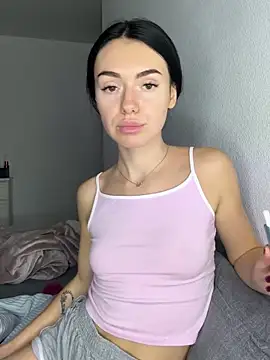 Snapshot of karrr__aaa chatting on October 7, 2025, 8:28 pm karrr aaa online show from October 7, 2025, 8:28 pm