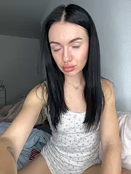 Snapshot of karrr__aaa chatting on November 14, 2025, 9:35 pm karrr aaa online show from November 14, 2025, 9:35 pm