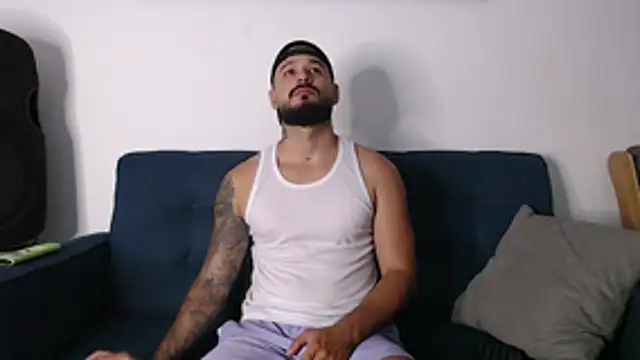 Snapshot of Eric_Evans1 chatting on November 4, 2025, 3:27 am Eric Evans1 online show from November 4, 2025, 3:27 am